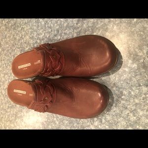 Brown Clark’s clogs size 11. Never worn